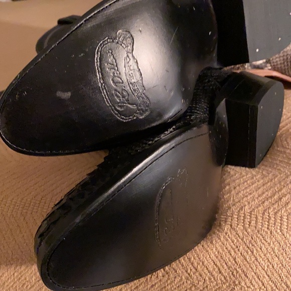 Two lovely Boots - Picture 16 of 16